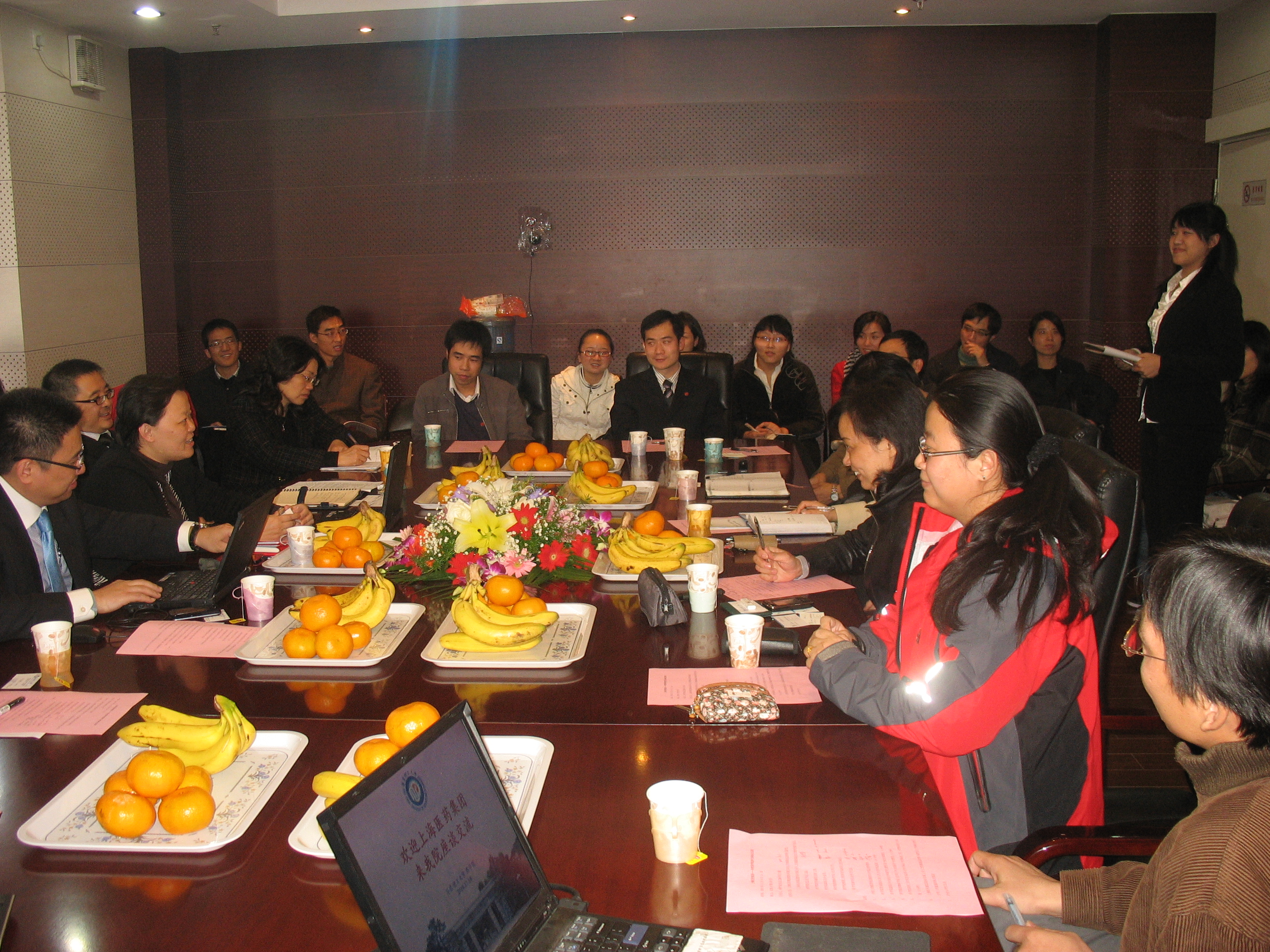 上药集团代表与永利皇宫赌场
毕业生交流